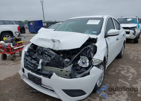 2018 Nissan Versa 1.6 S z USA, uszkodzony, nr VIN 3N1CN7AP5JL812646